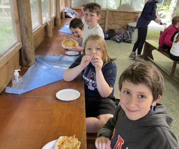 Oakerwood 21 pizza eating